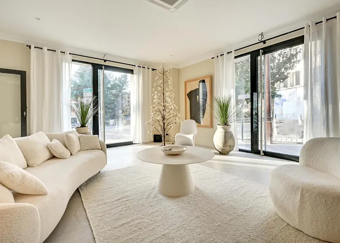 Hôtel Bellegarde by Viktor