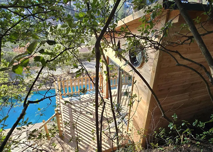 Hotel Jacuzzi Privatif La Cabane Aixoise Piscine&Jacuzzi