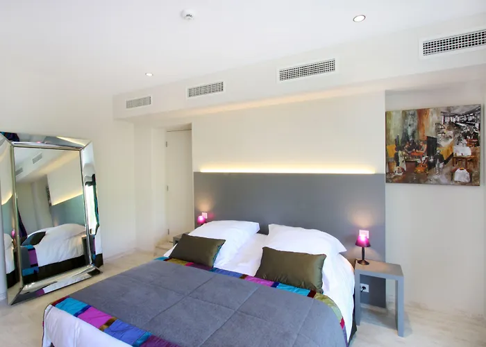 Hotel Les Deux Garcons