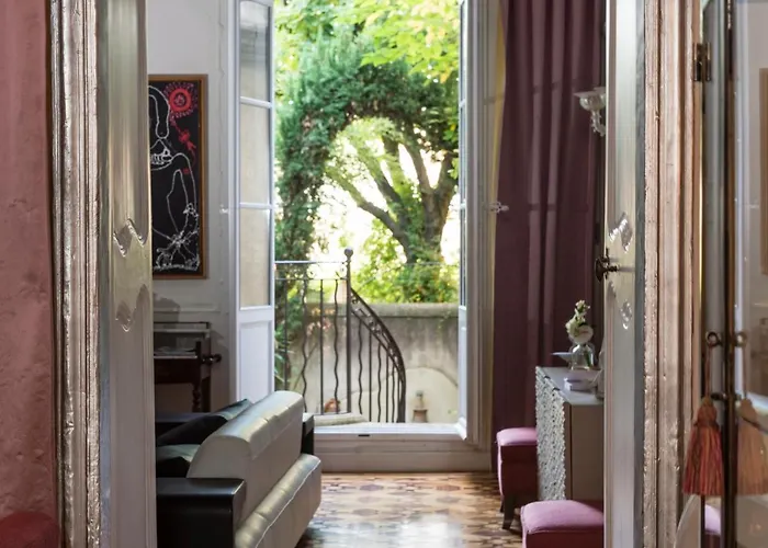 Particulier Le 28 By Les Collectionneurs